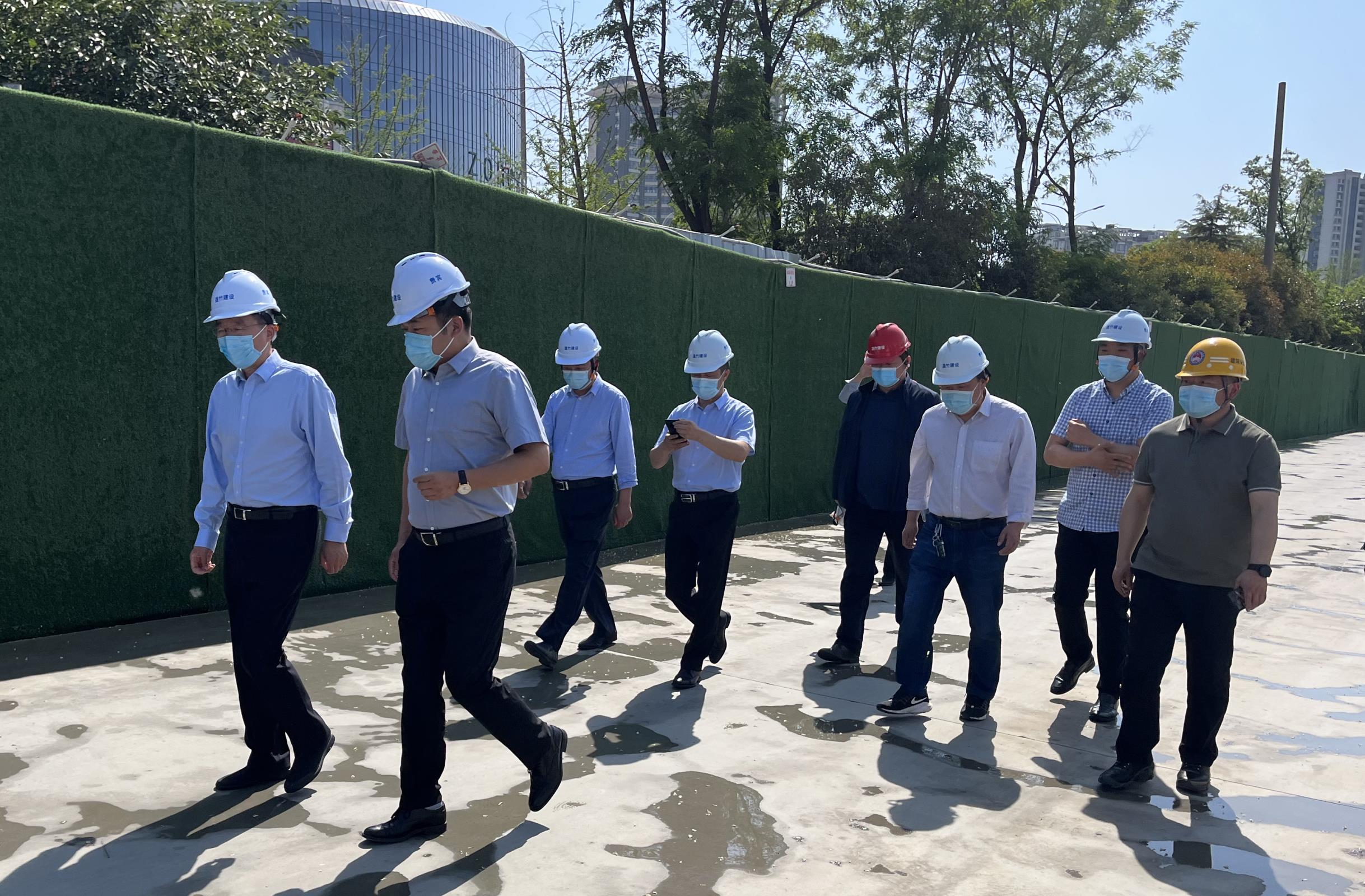 Vice Mayor of Pizhou City Feng Biao and His Party Visited Dijingcheng Phase V to Inspect the Resumption of Work and Production